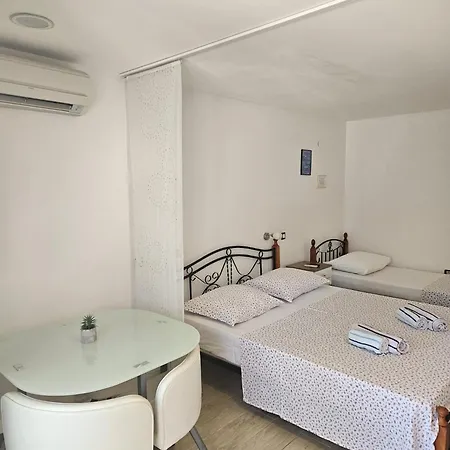 Apartment Gabi Omis