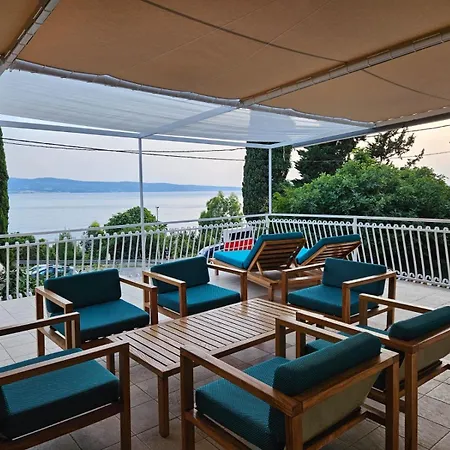 Apartment Gabi Omis